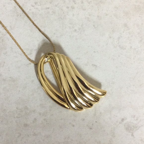 Gold swirl drop with gold chain necklace - Picture 3 of 7